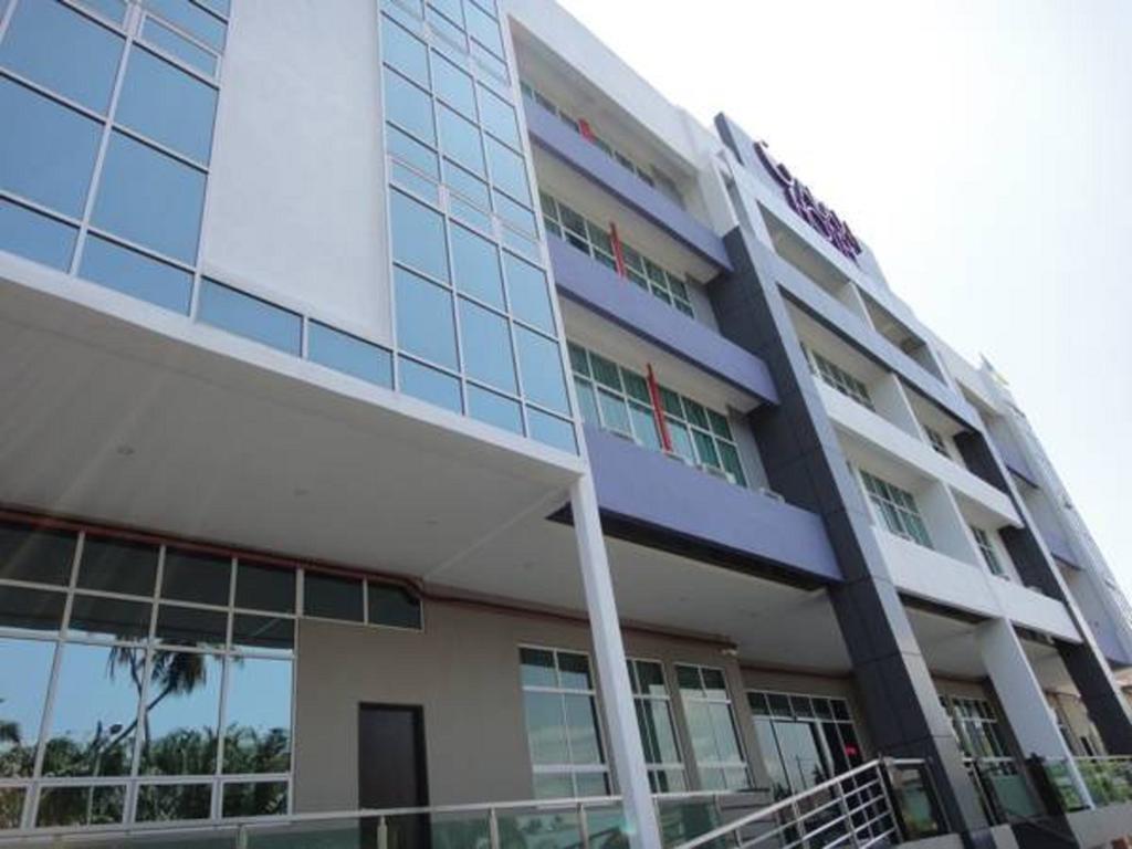 Galaxy Hotel Simpang Ampat  Extérieur photo