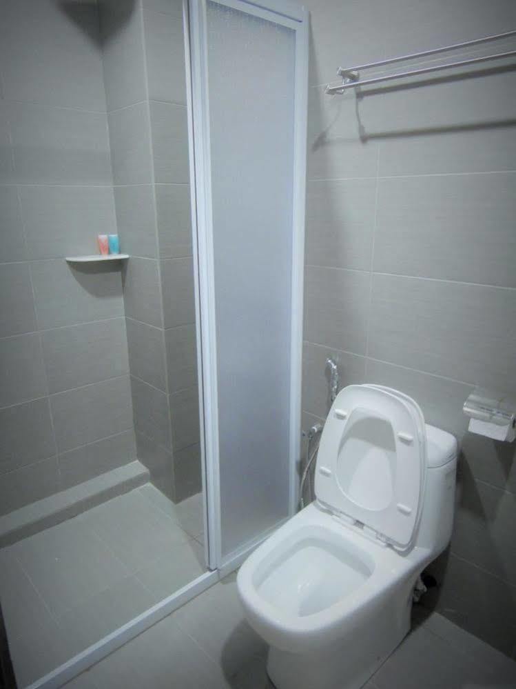 Galaxy Hotel Simpang Ampat  Extérieur photo
