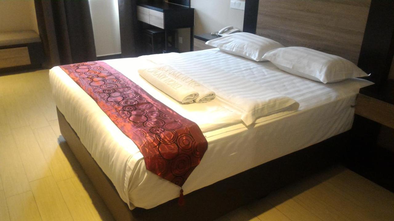 Galaxy Hotel Simpang Ampat  Extérieur photo
